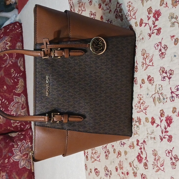 Michael Kors Charlotte bag - Picture 6 of 11